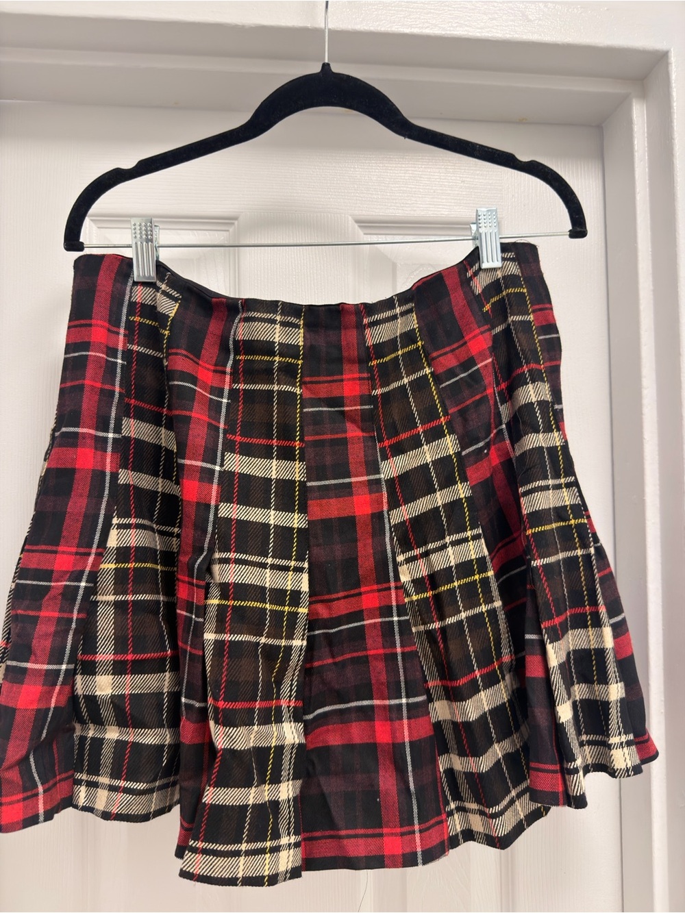 Alice + Olivia Black and Red Plaid A-Line Skirt